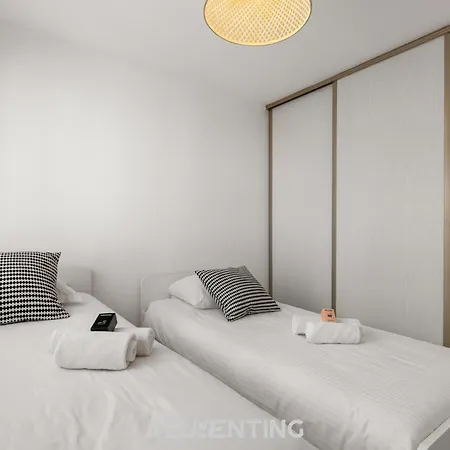 Apartment Azurenting - T3 Coeur D'antibes - Clim - Parking *