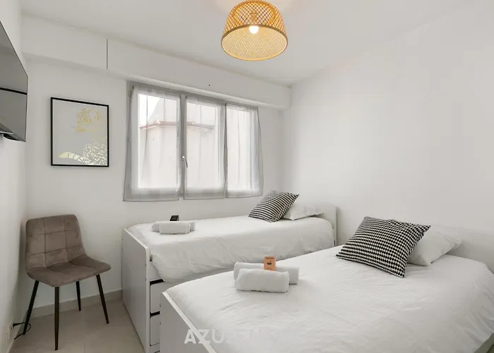 Lägenhet Azurenting - T3 Coeur D'antibes - Clim - Parking